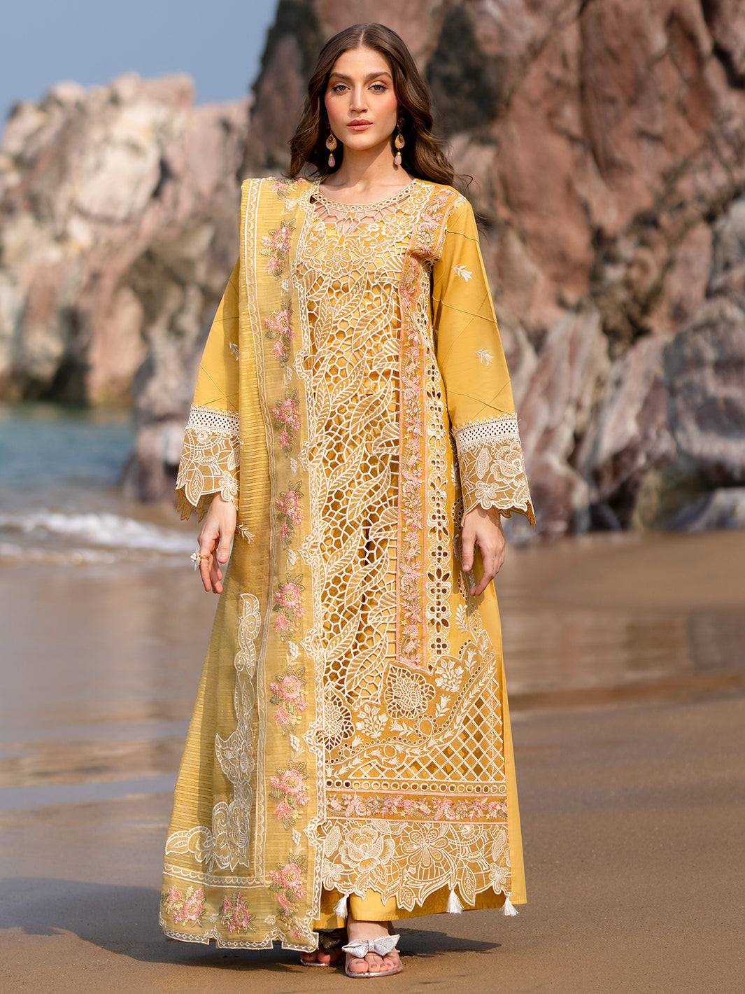 Mahnur | Sirena Luxury Lawn 25 | Dahlia - House Of Zarish