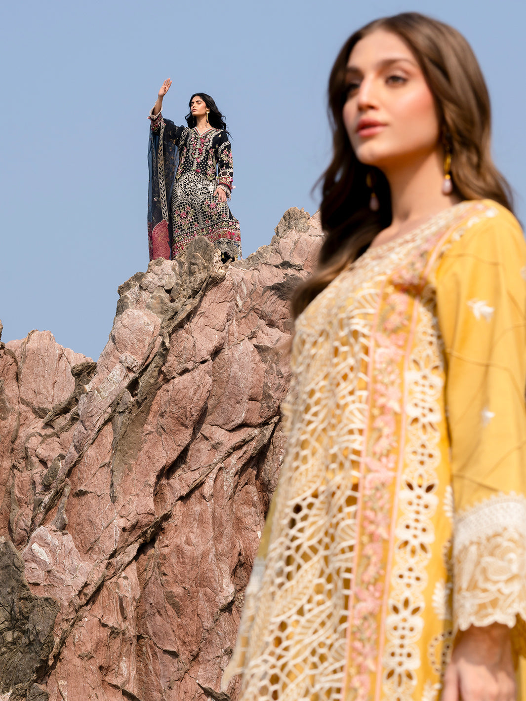 Mahnur | Sirena Luxury Lawn 25 | Dahlia - House Of Zarish