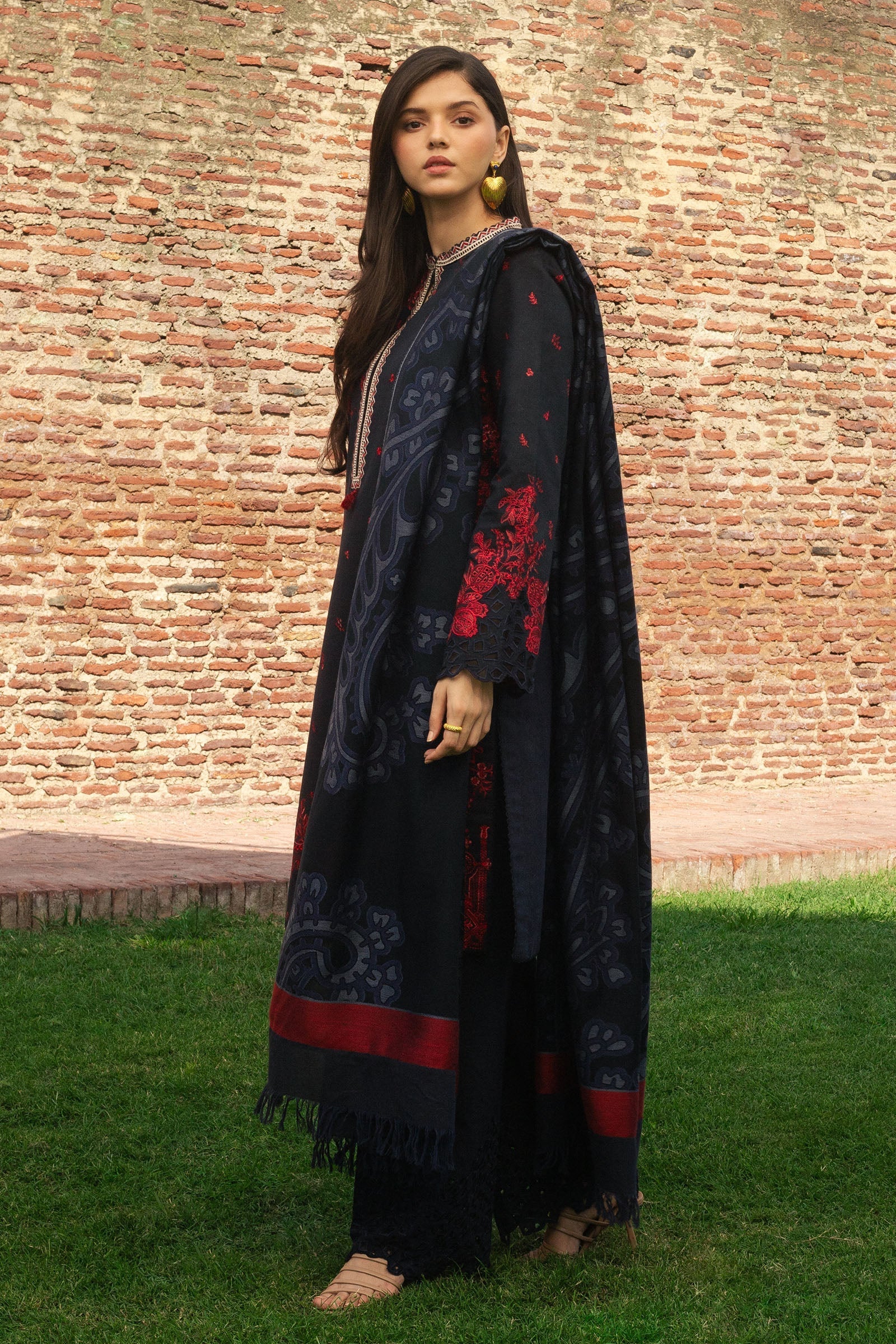 Zara Shahjahan | Winter 24 |  DARYA-D2