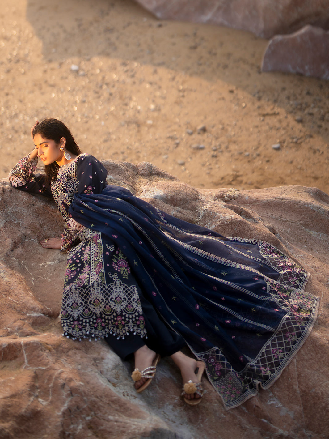 Mahnur | Sirena Luxury Lawn 25 | Derya - House Of Zarish