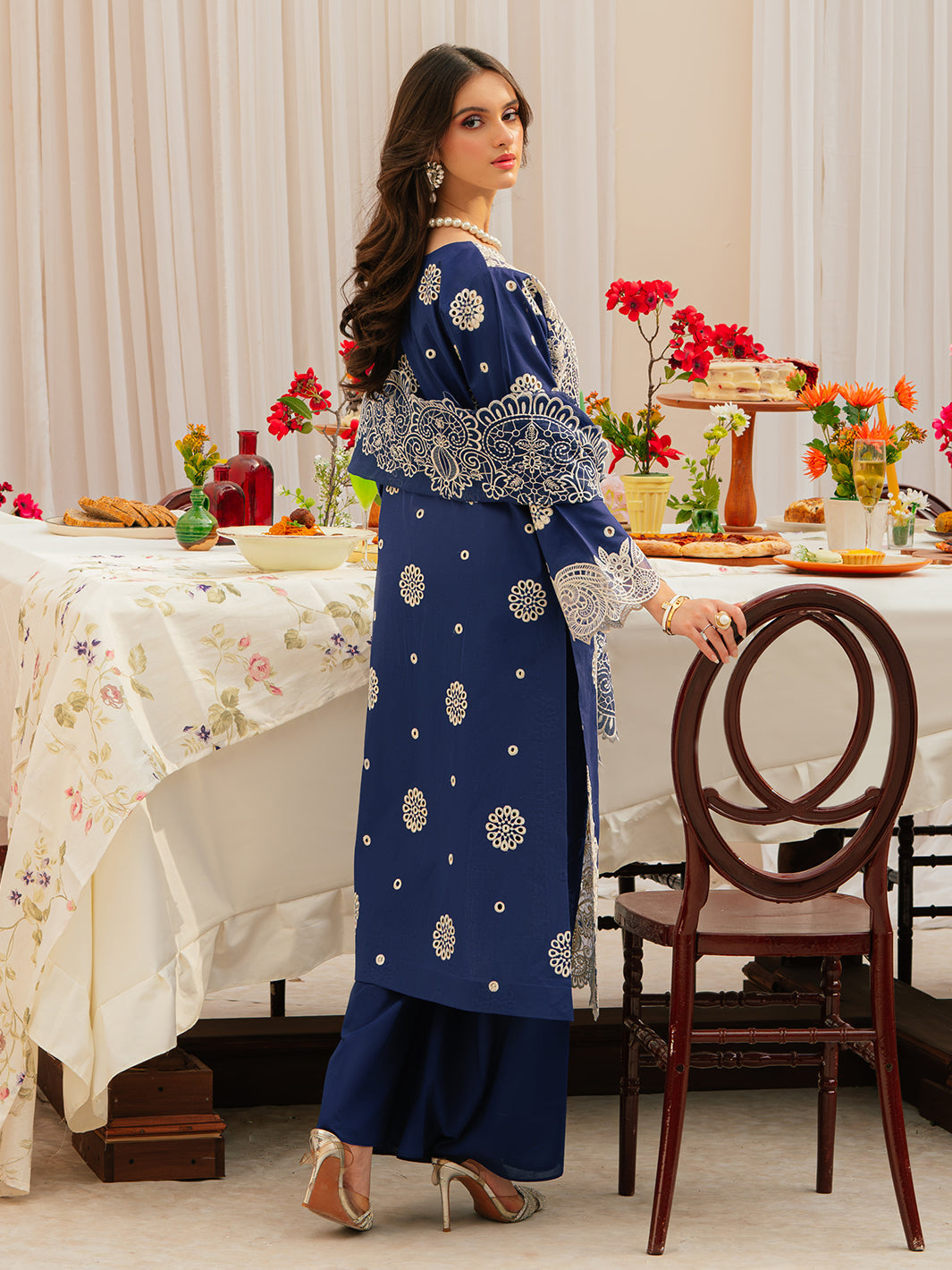 Mahnur | Allenura Luxury Lawn 24 | ELYSIUM - House of Zarish