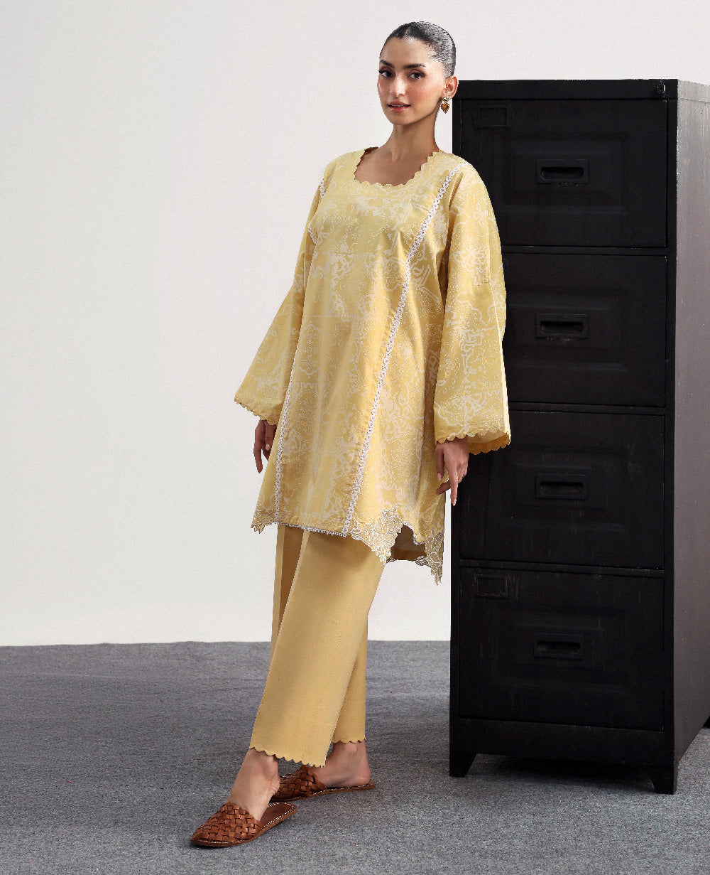 Republic Womenswear | Essentials Pre Fall | Aurela