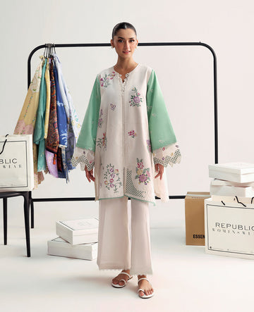 Republic Womenswear | Essentials Pre Fall | Serenya