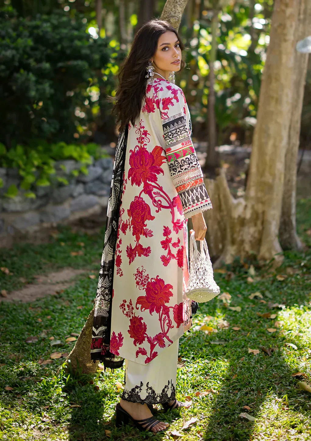 Elaf Premium | Signature Embroidered Lawn 24 | ESL-01B CLAUDIA - House Of Anaya