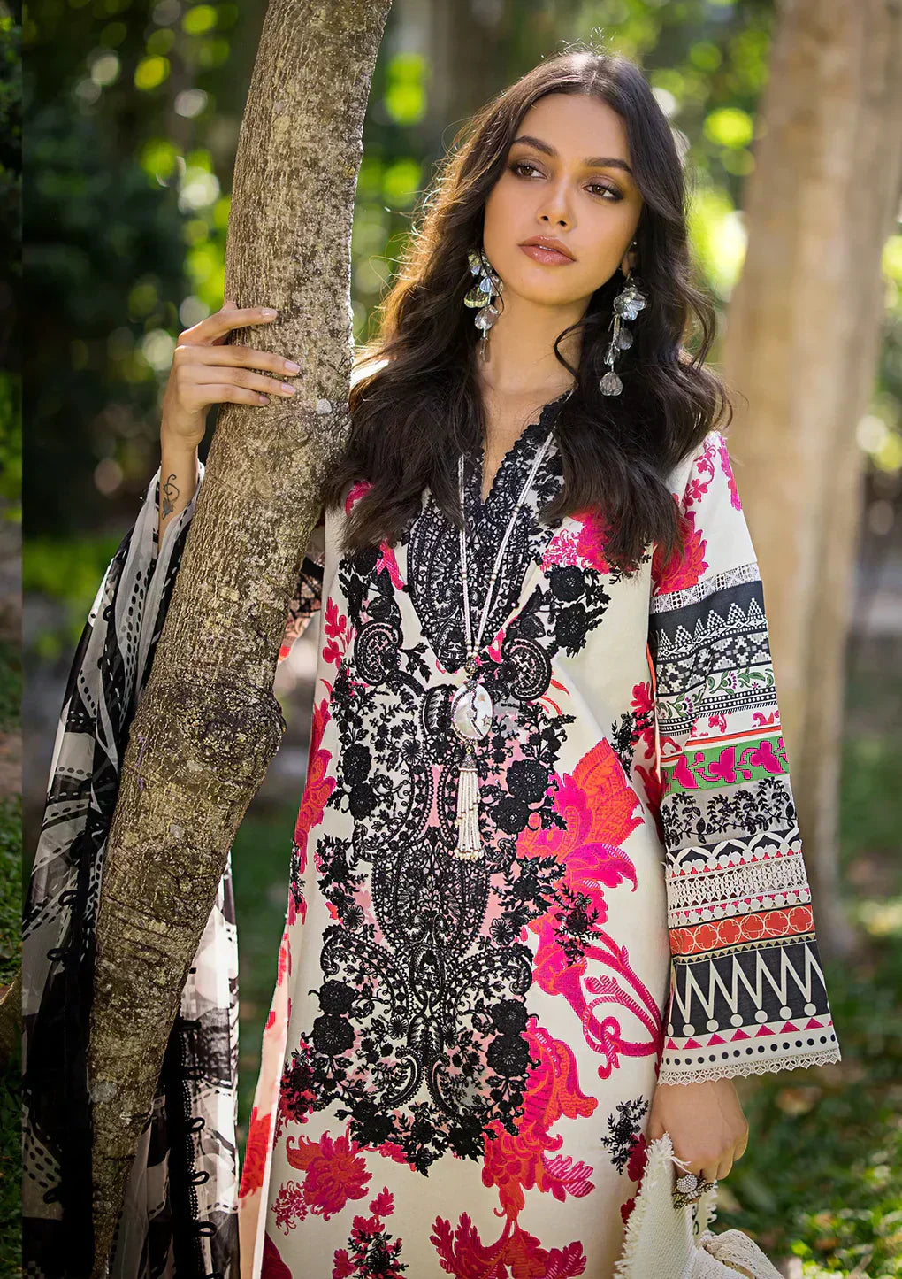 Elaf Premium | Signature Embroidered Lawn 24 | ESL-01B CLAUDIA - House Of Anaya