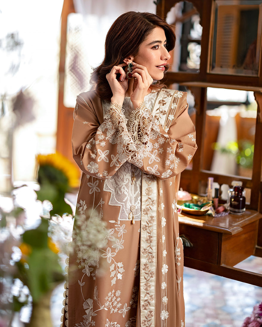 Mushq | Astoria Lawn 26 | Elodie