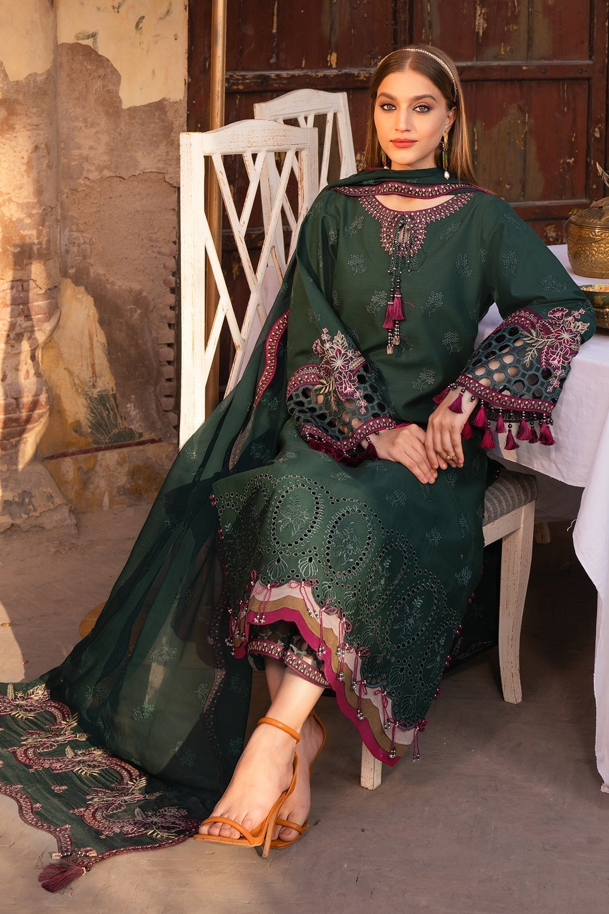 Alizeh | Rawayat Luxury Lawn 24 | Nafisa - House Of Anaya