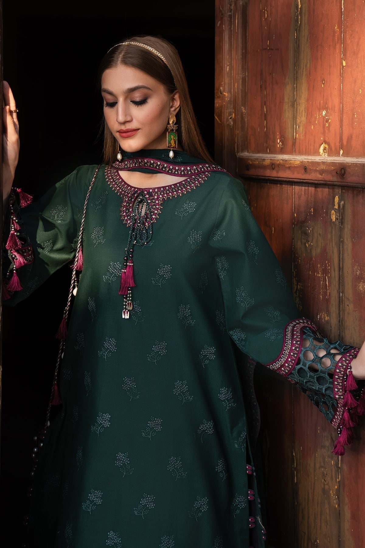 Alizeh | Rawayat Luxury Lawn 24 | Nafisa - House Of Anaya