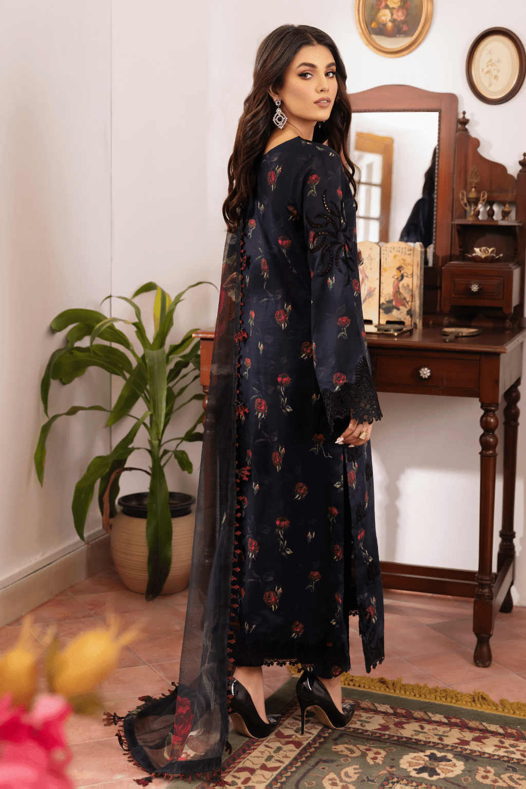 IZNIK Dastaan Premium Embroidered Lawn 3Pc Suit IDL-04 DIMAH - House Of Anaya