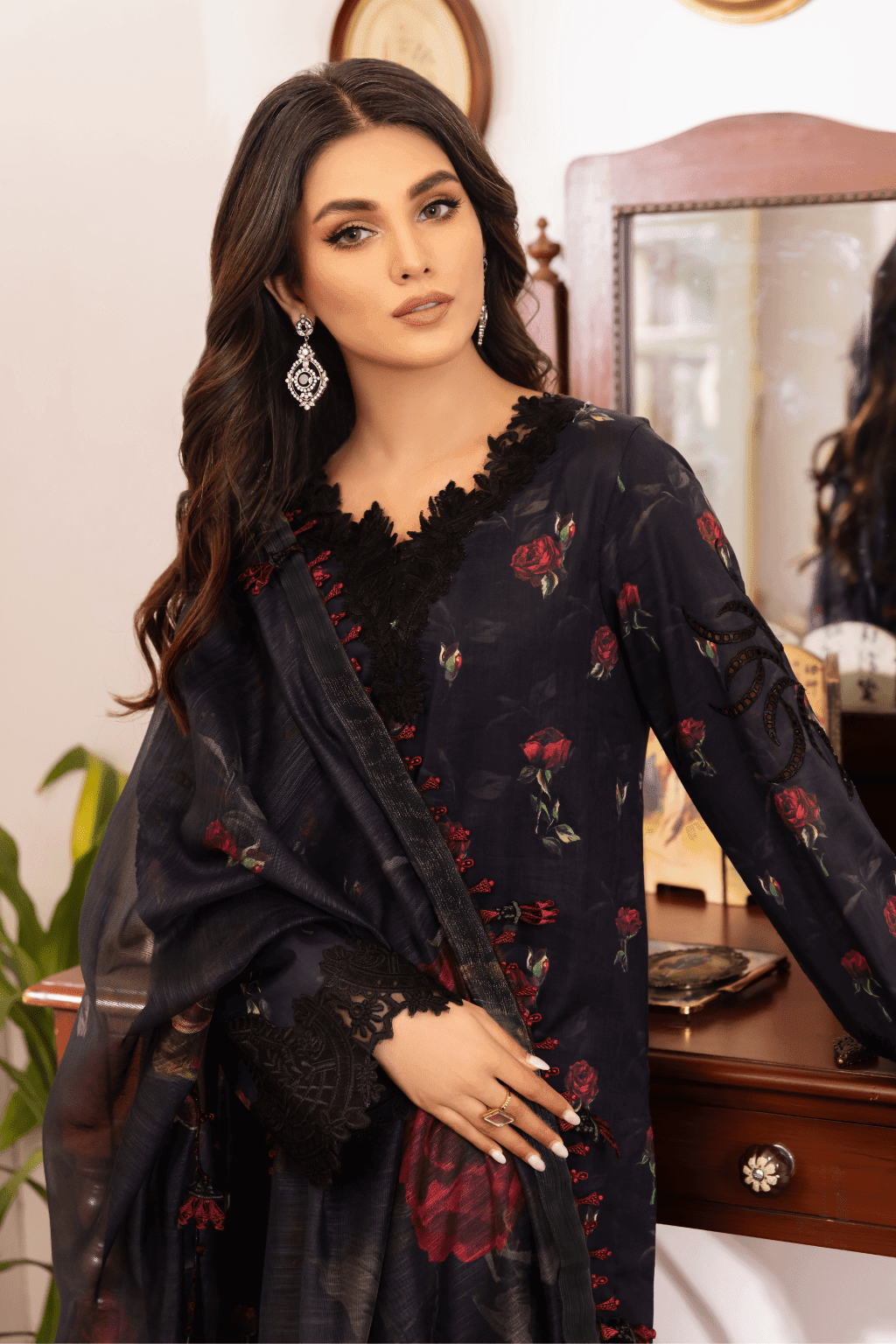 IZNIK Dastaan Premium Embroidered Lawn 3Pc Suit IDL-04 DIMAH - House Of Anaya