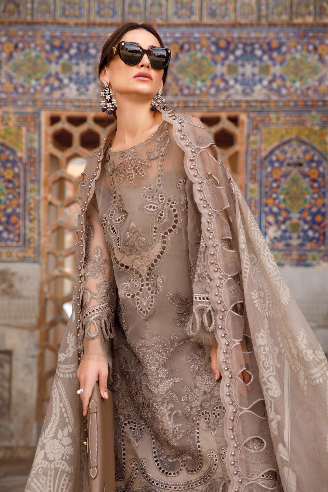 MARIA B EMBROIDED UNSTITCHED LAWN D-2303-A - Riwayat-e-khas