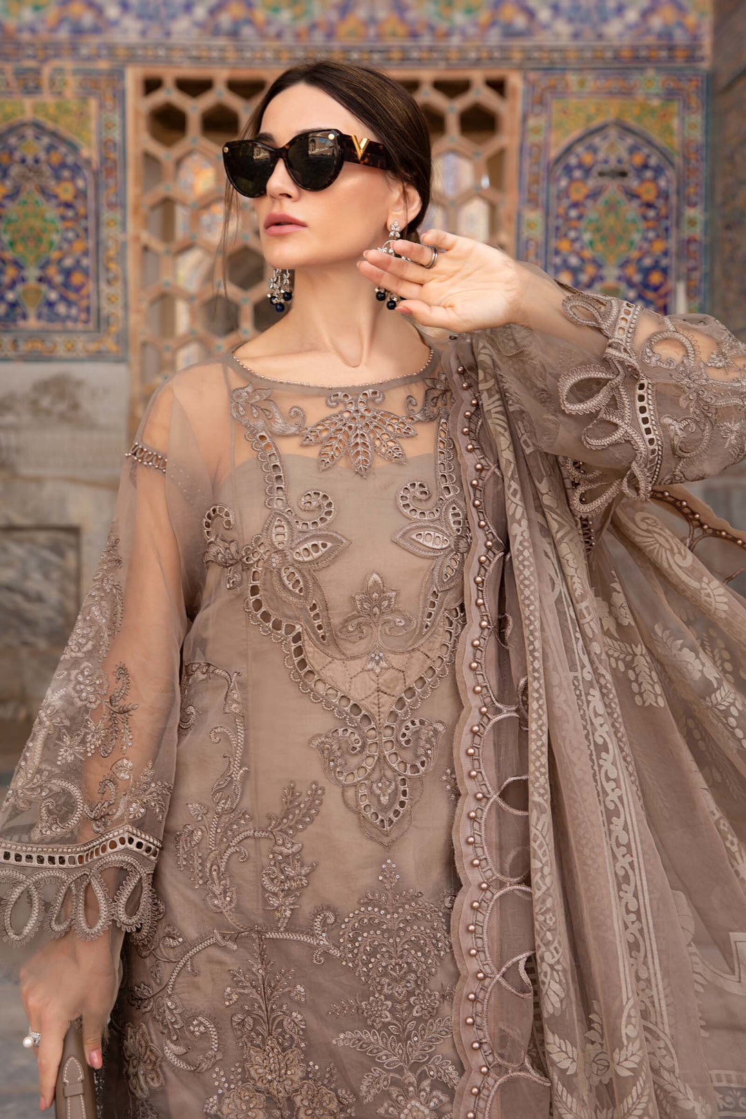 MARIA B EMBROIDED UNSTITCHED LAWN D-2303-A - Riwayat-e-khas