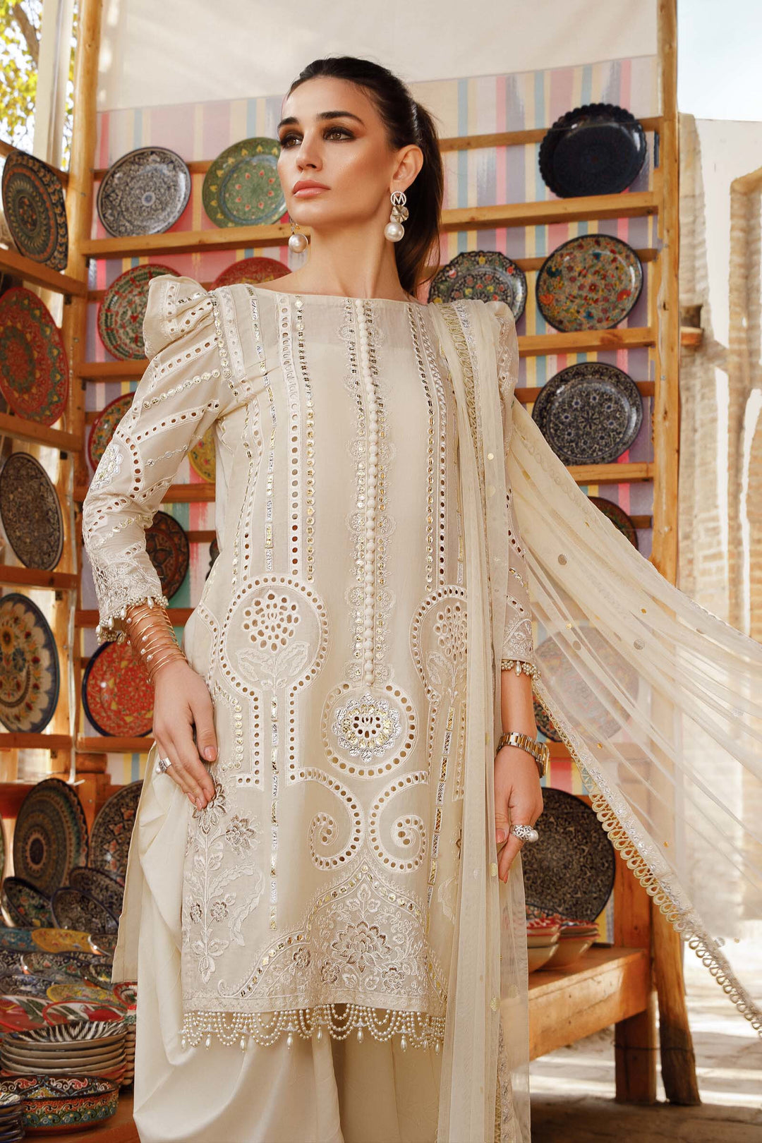 MARIA B EMBROIDED UNSTITCHED LAWN D-2308-A - Riwayat-e-khas