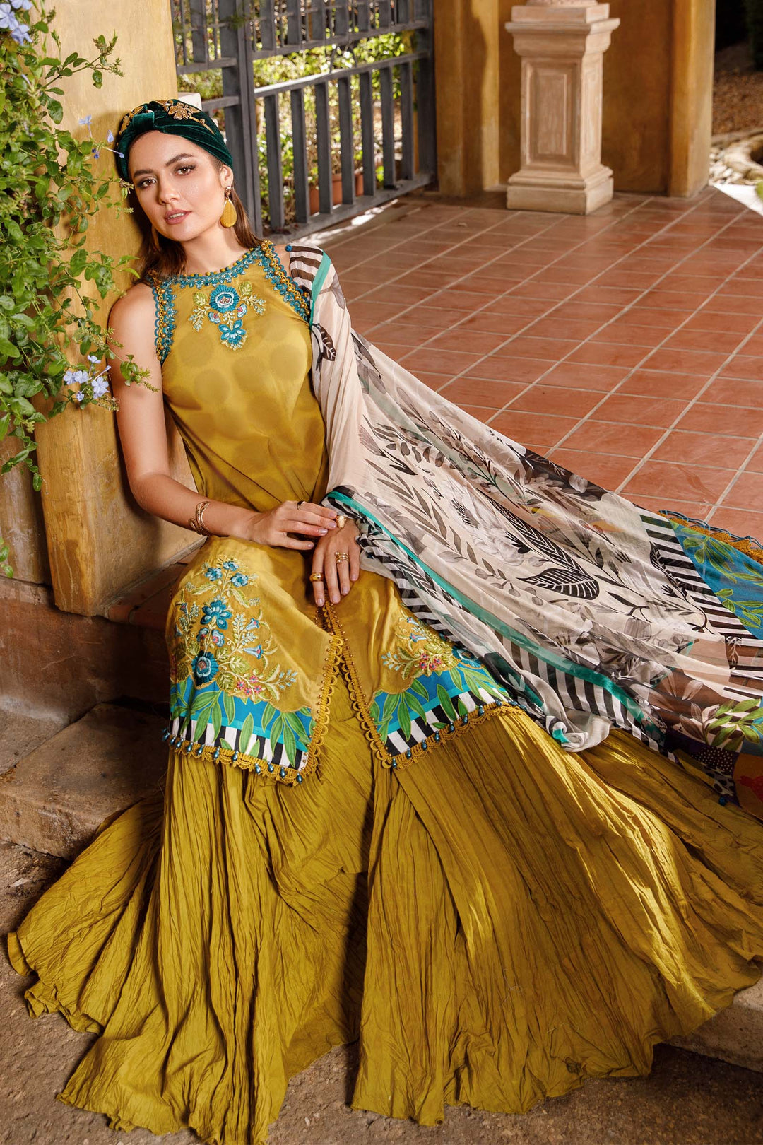MARIA B PRINTED UNSTITCHED LAWN MPT-1711-B - Riwayat-e-khas