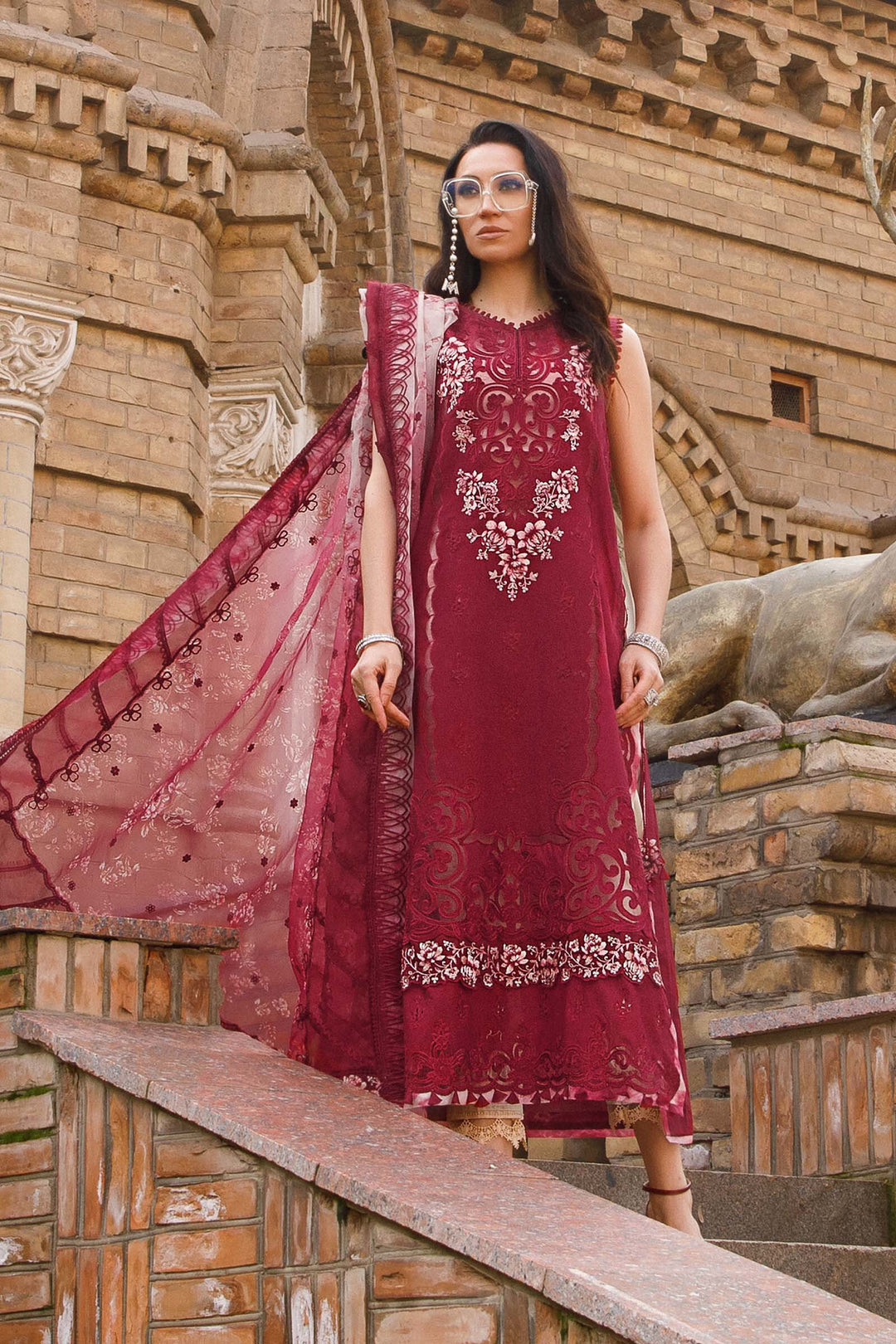 MARIA B EMBROIDED UNSTITCHED LAWN D-2315-B - Riwayat-e-khas