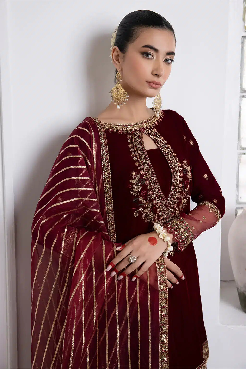 Iznik | Festive Velvet 23 | IV-26 MARASIM - House Of Anaya