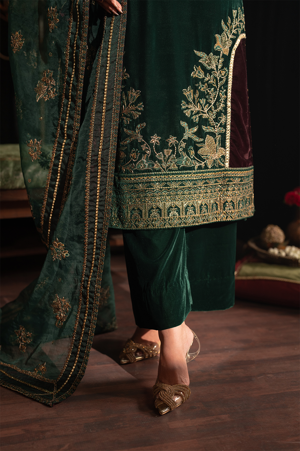Iznik | Exclusive Velvet | IV-48 - House Of Anaya