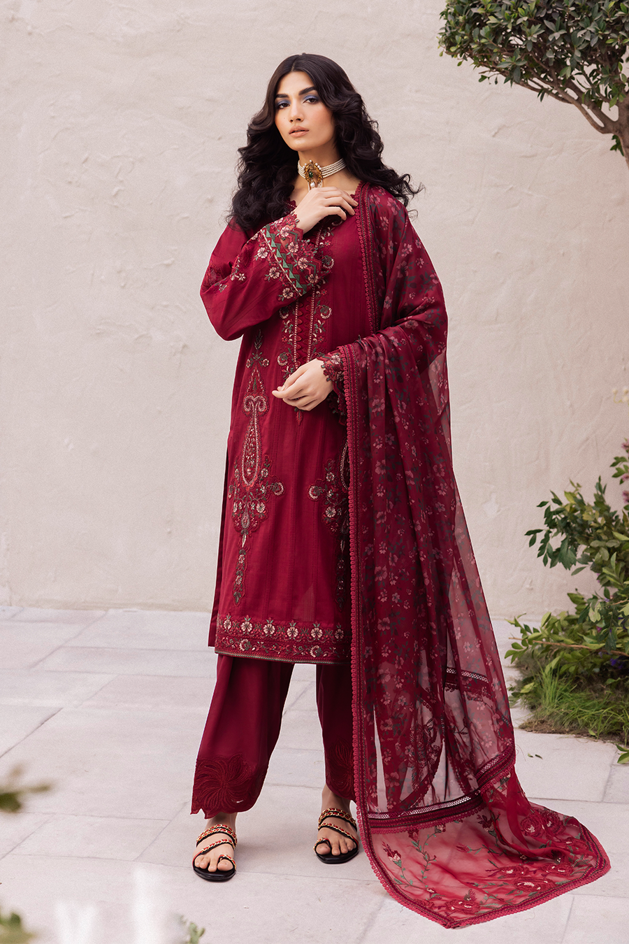 Iznik | Dahlia Embroidered Lawn | DL-01 - House Of Anaya