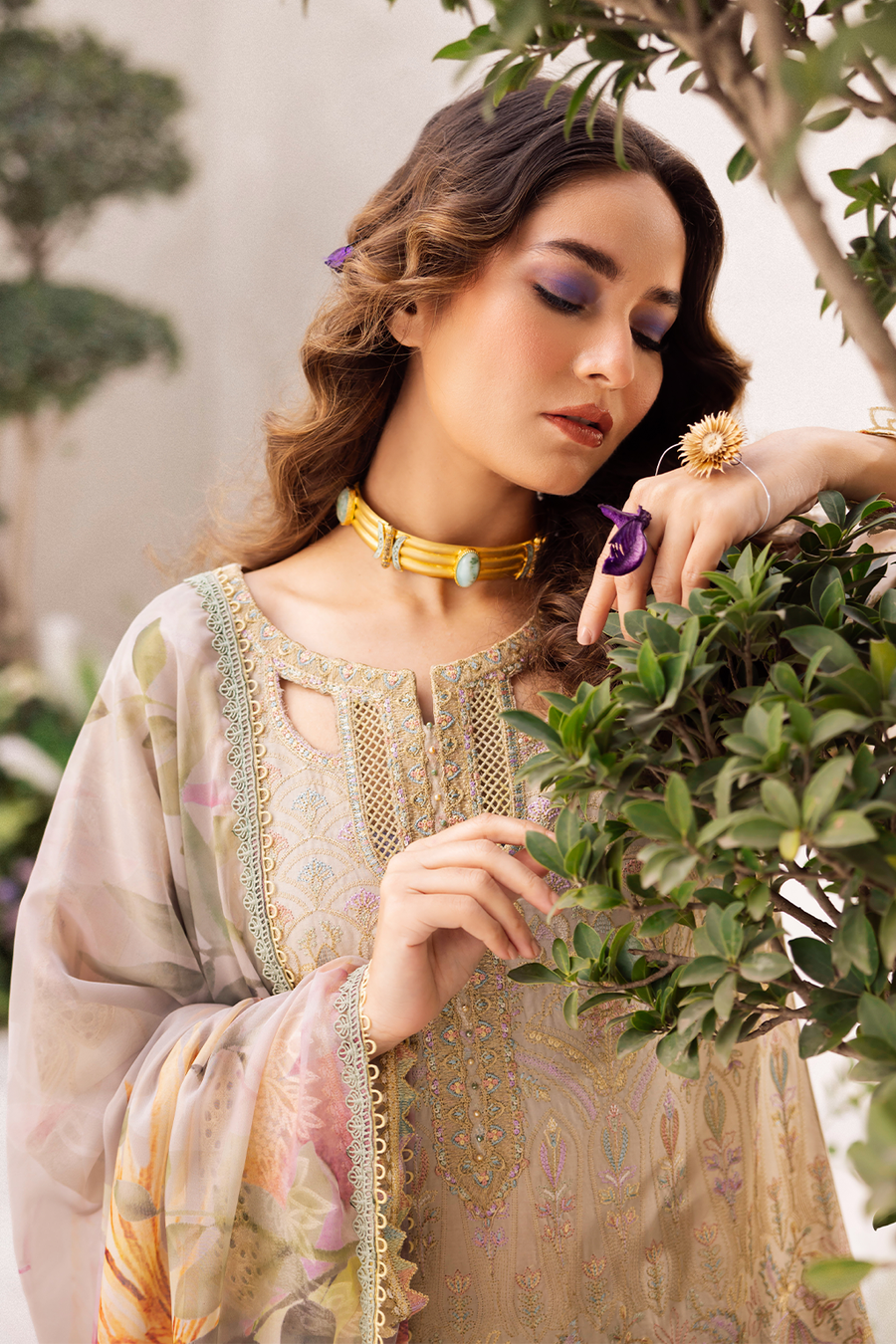 Iznik | Dahlia Embroidered Lawn | DL-03 - House Of Anaya