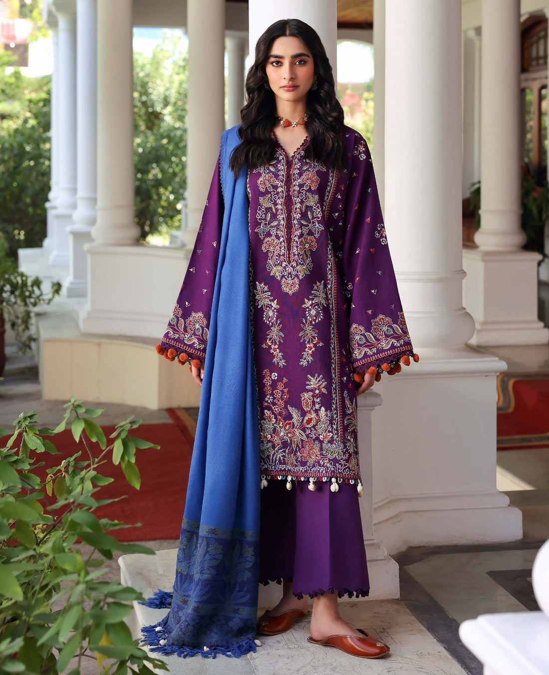 Republic Womenswear | Amaris Luxury Shawl 25 | Kaia