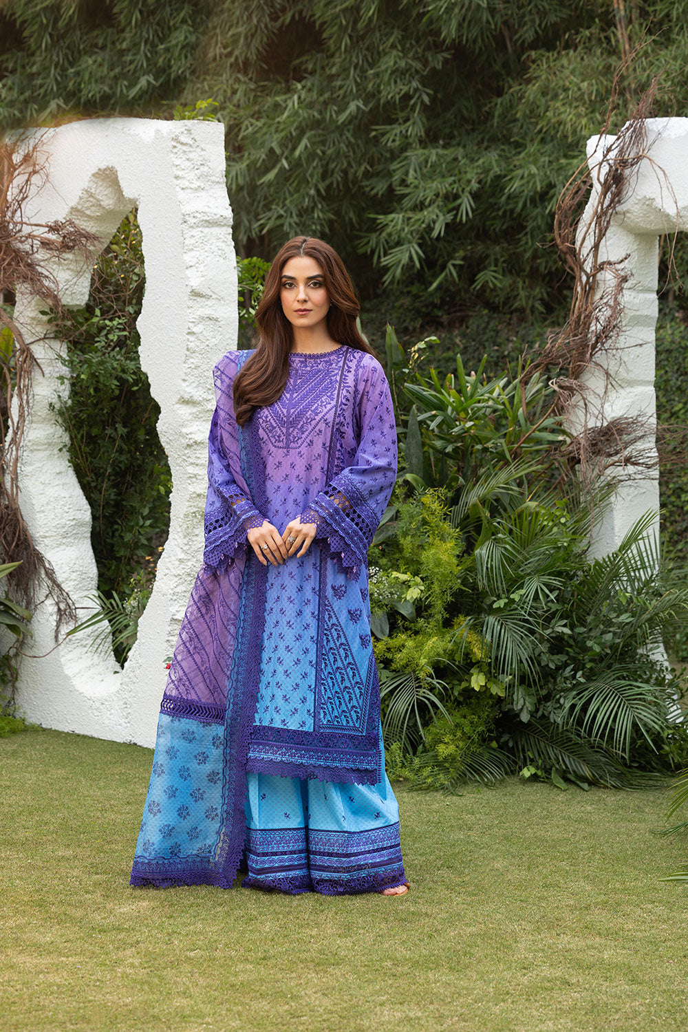 Sobia Nazir | Luxury Lawn 25 | 12B - House Of Zarish