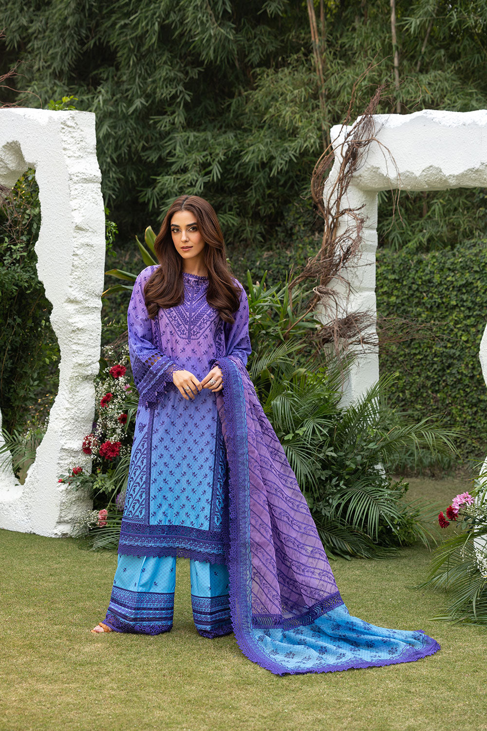 Sobia Nazir | Luxury Lawn 25 | 12B - House Of Zarish