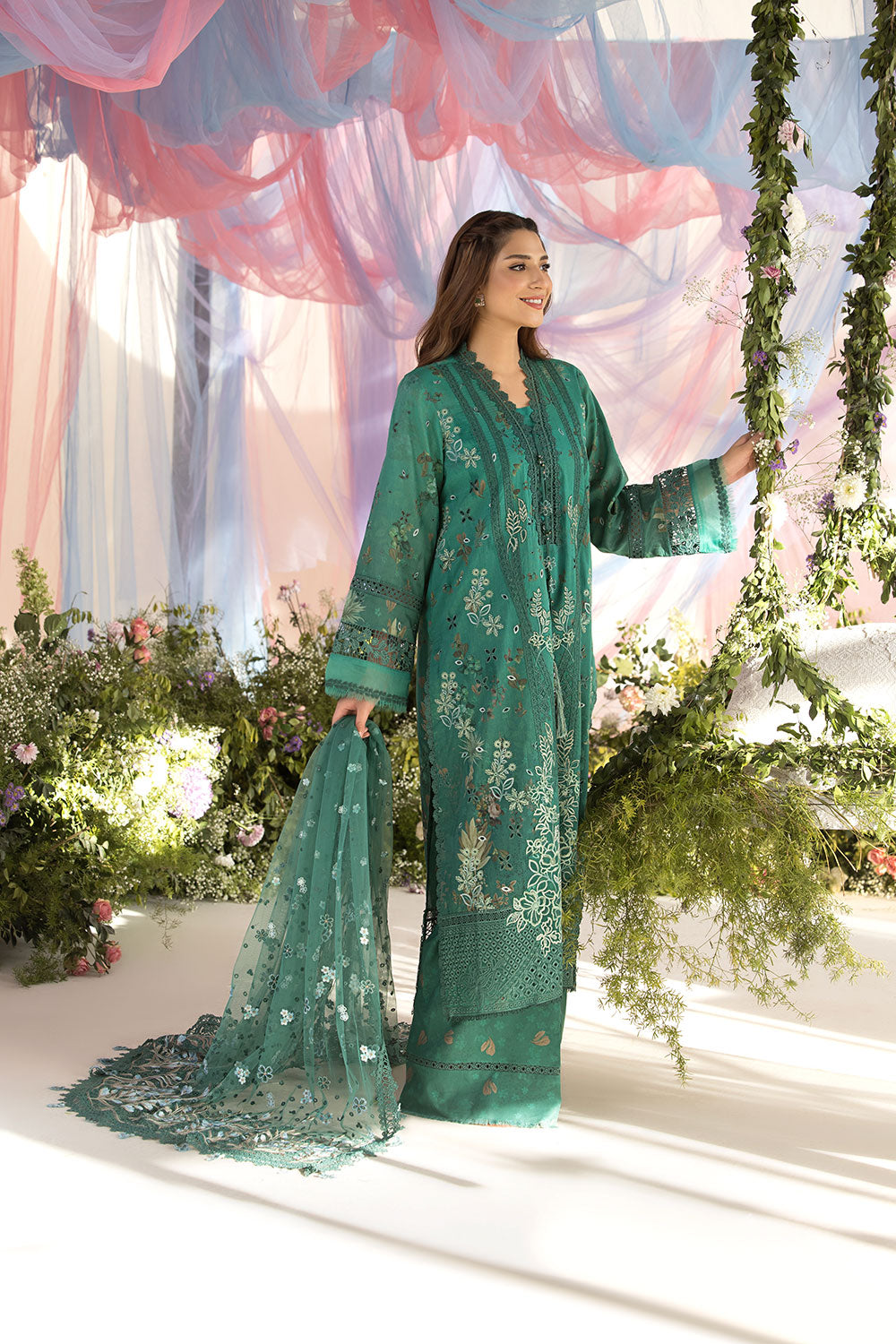 Sobia Nazir | Luxury Lawn 25 | 15B - House Of Zarish