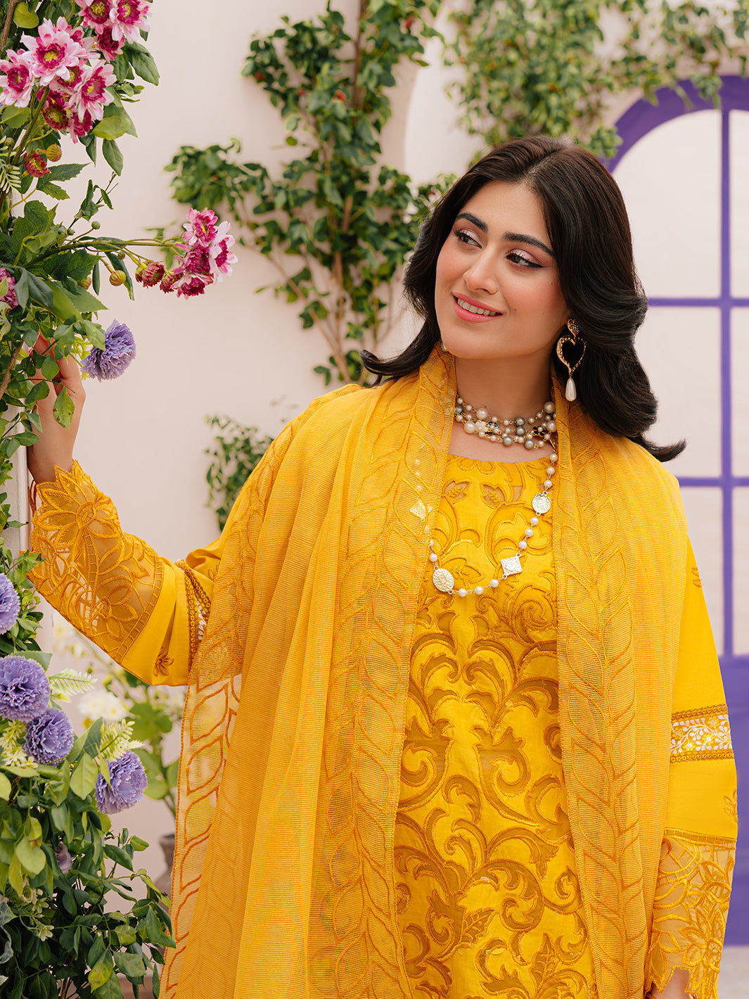 Mahnur | Allenura Luxury Lawn 24 | MERIDIAN - House of Zarish