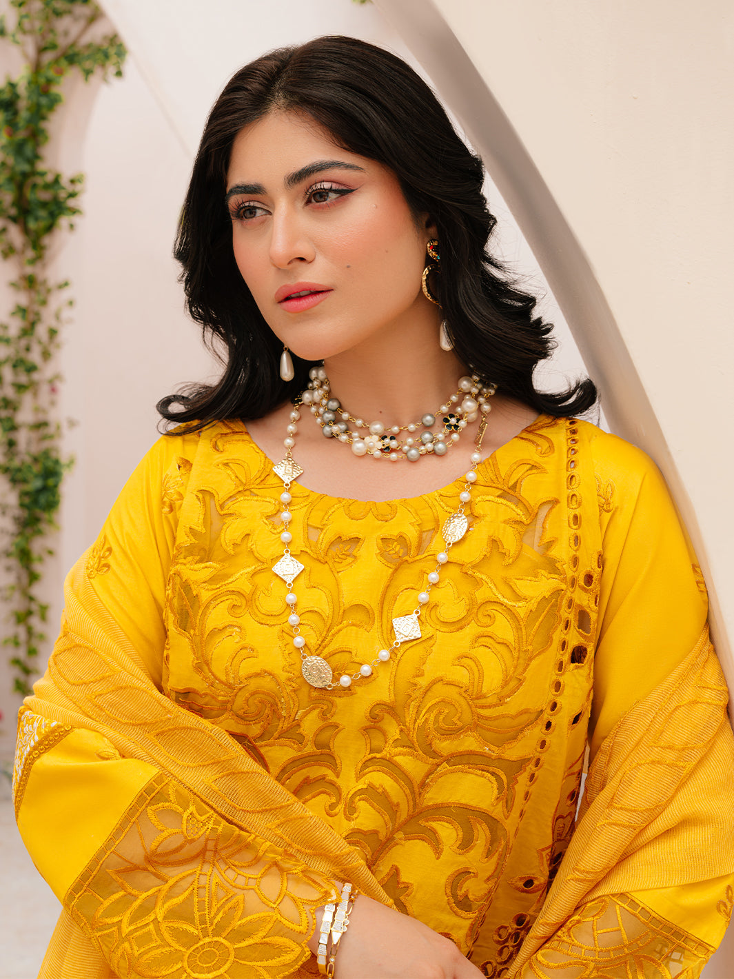 Mahnur | Allenura Luxury Lawn 24 | MERIDIAN - House of Zarish