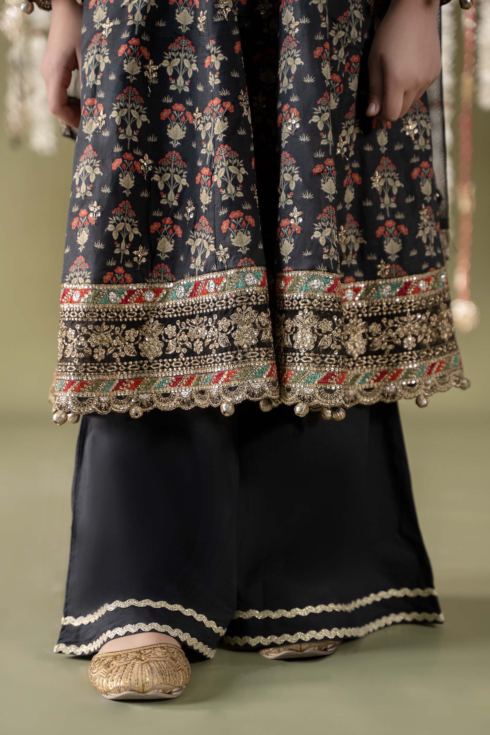 Maria B | 3 Piece Embroidered Lawn Suit | MKD-EF25-05 - House Of Zarish