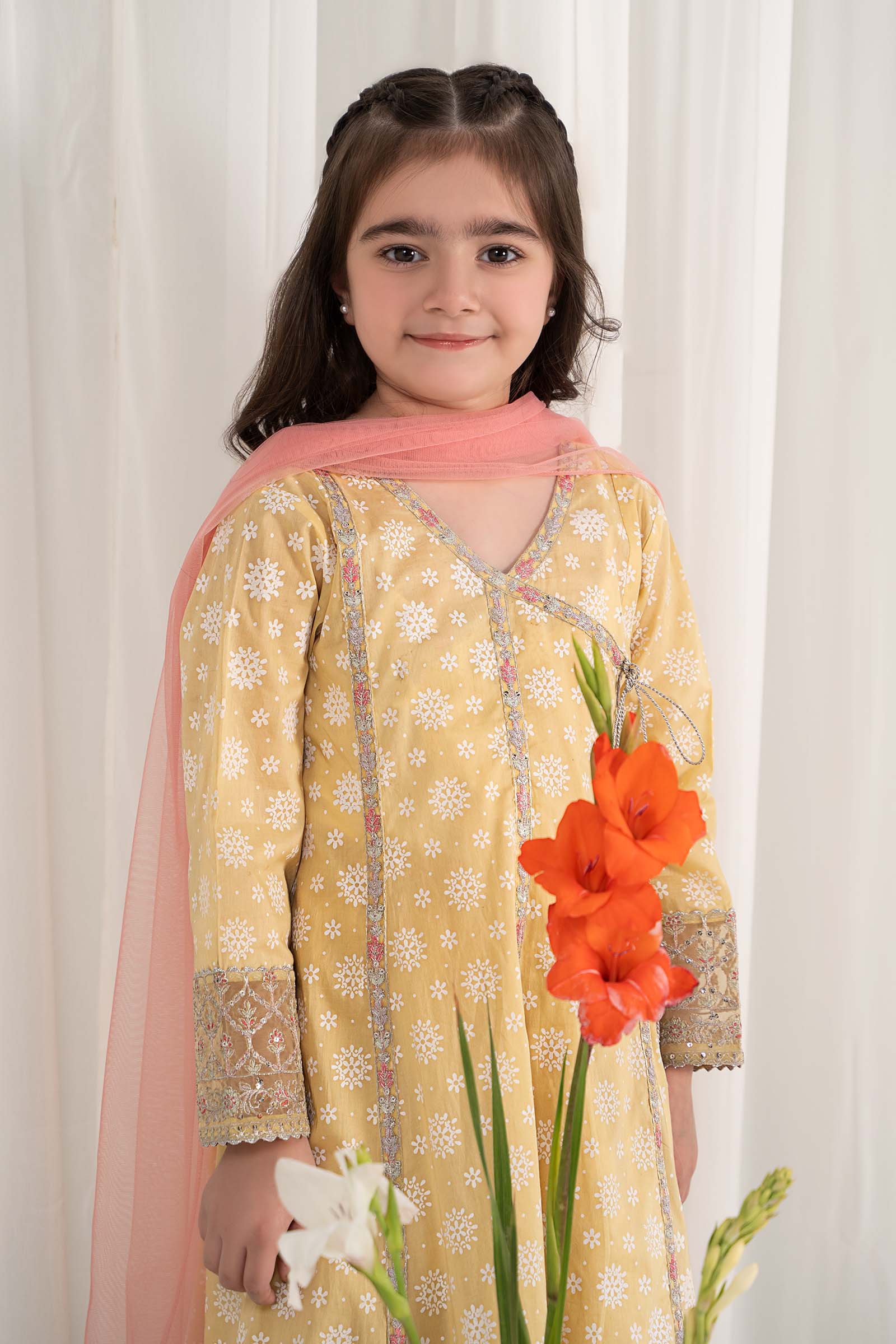 Maria B | 3 Piece Embroidered Lawn Suit | MKD-EF25-09 - Libasekhas