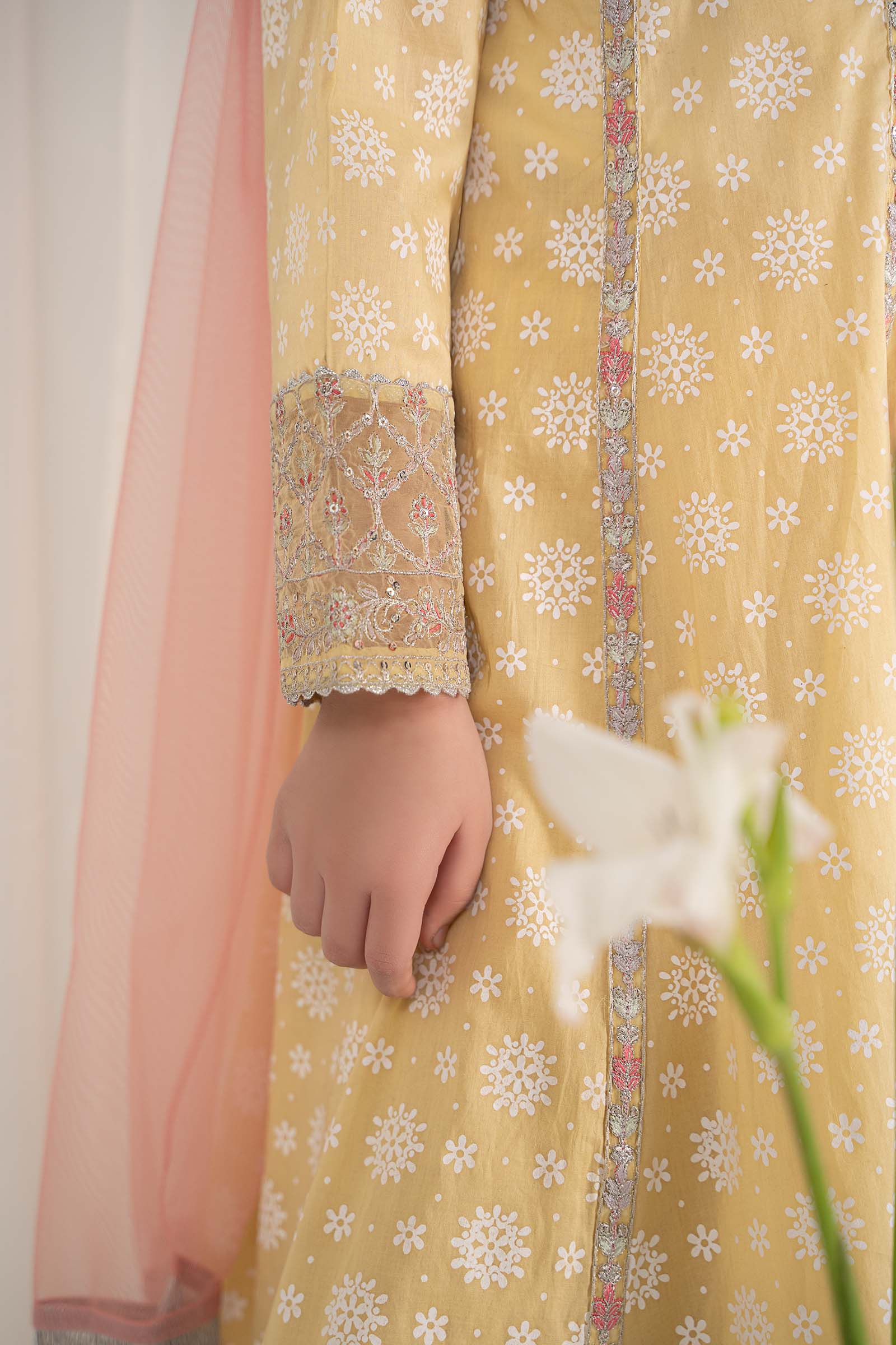 Maria B | 3 Piece Embroidered Lawn Suit | MKD-EF25-09 - Libasekhas