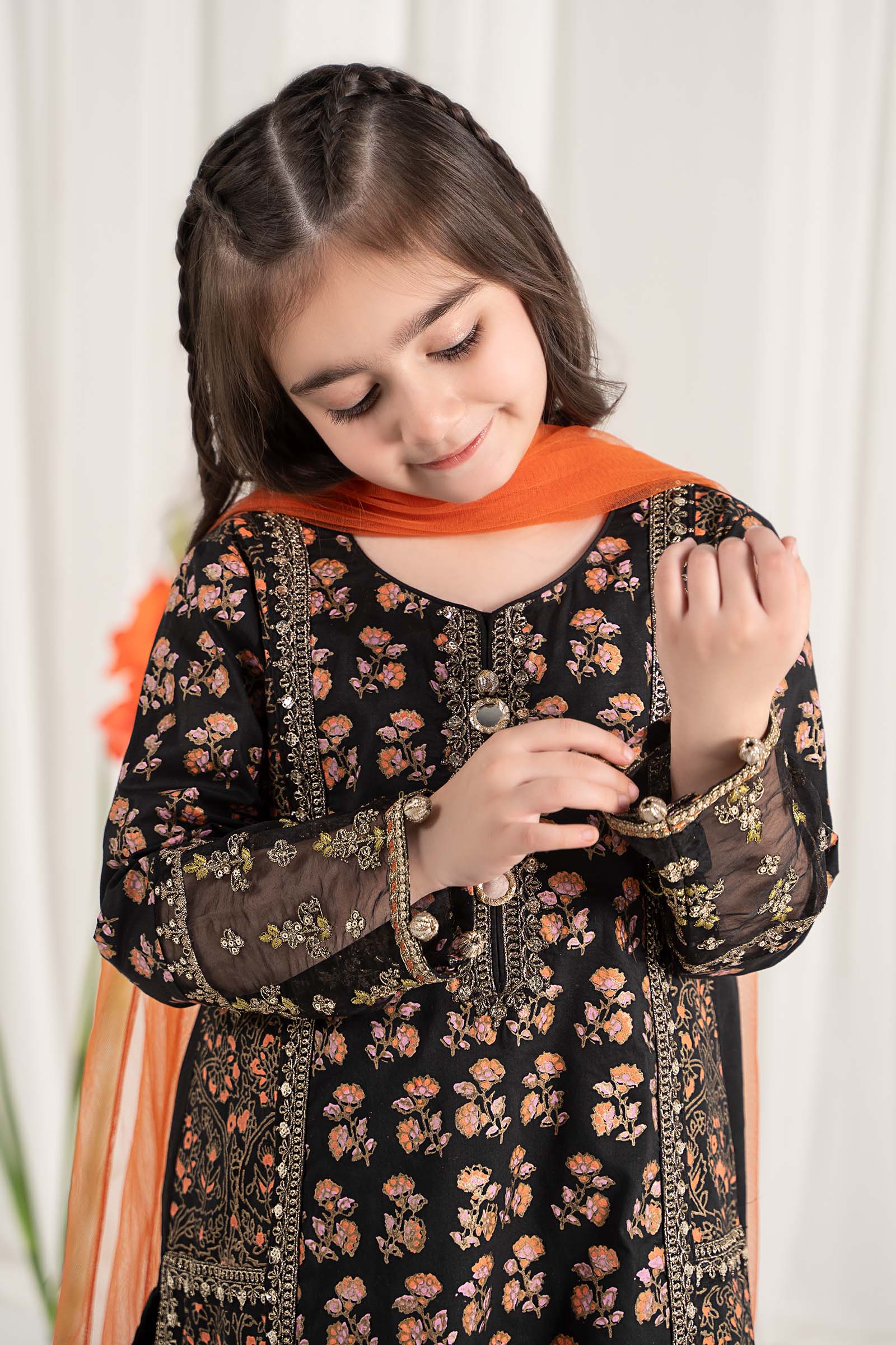 Maria B | 3 Piece Embroidered Lawn Suit | MKD-EF25-23 - House Of Zarish
