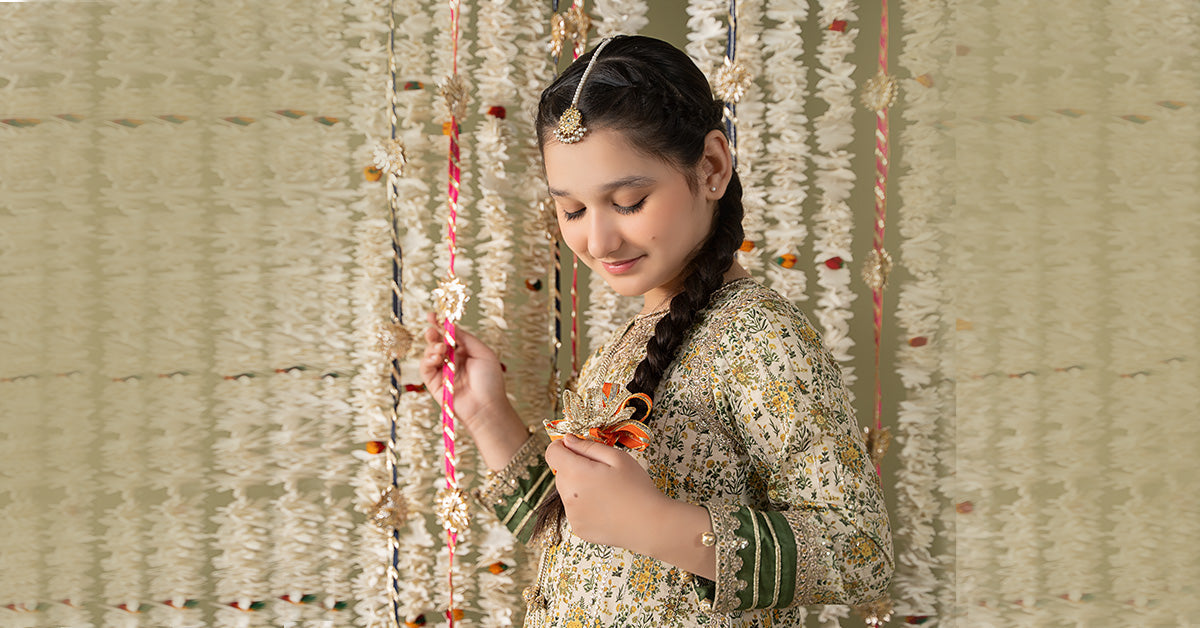 Maria B | 3 Piece Embroidered Lawn Suit | MKD-EF25-27 - House Of Zarish