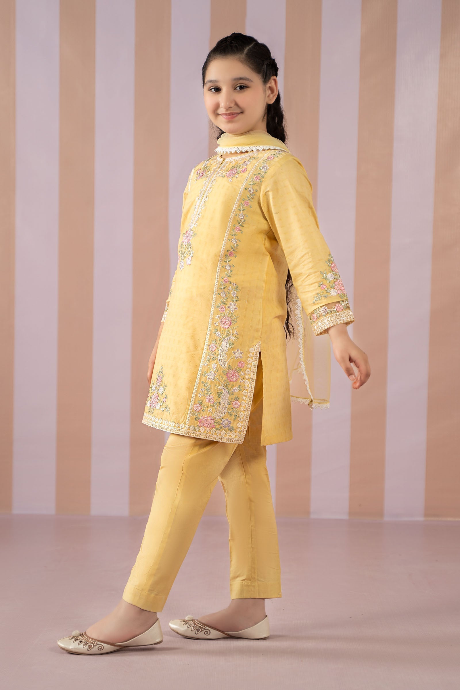 Maria B | 3 Piece Embroidered Dobby Lawn Suit | MKD-EF25-50 - House Of Zarish