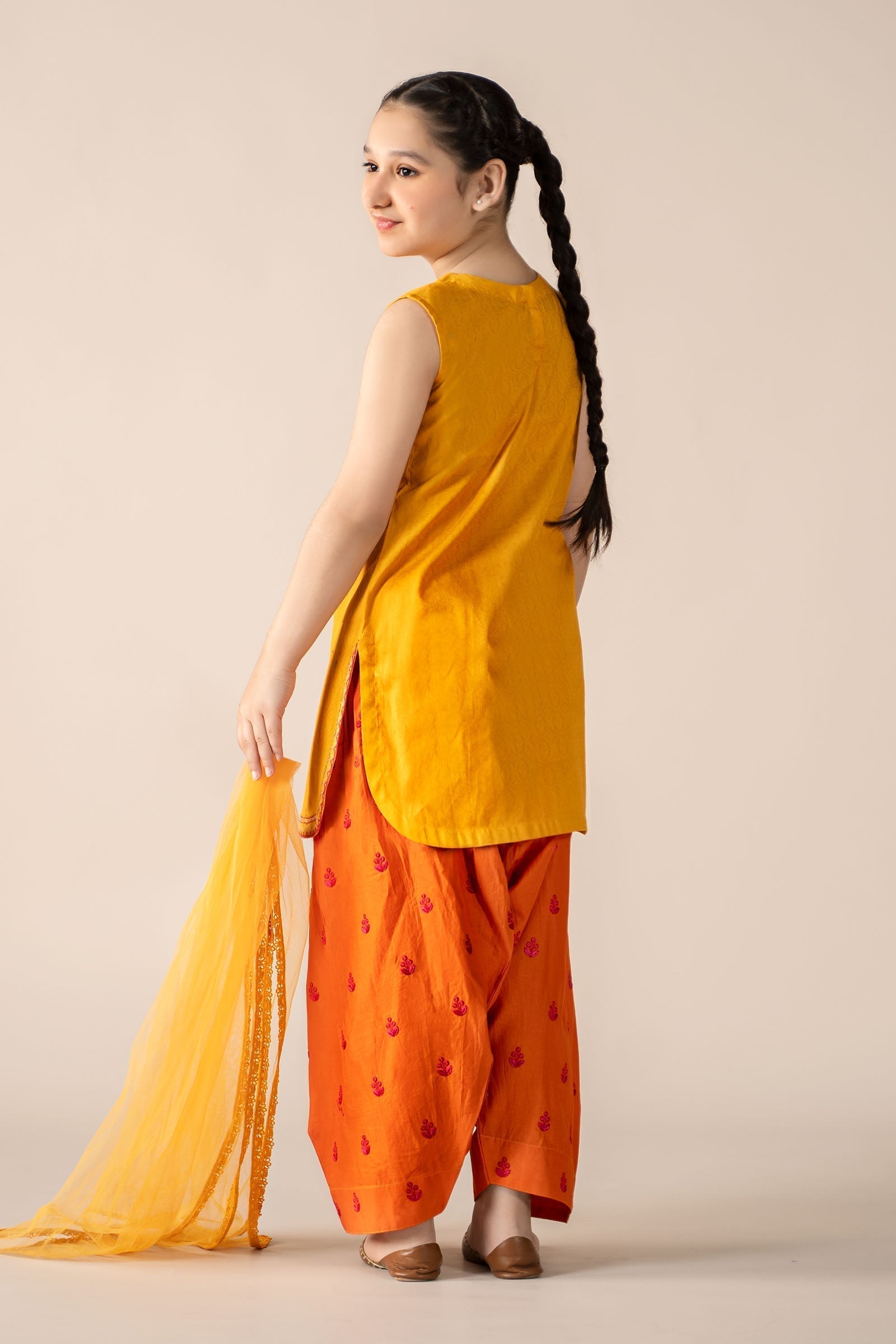 Maria B | 3 Piece Embroidered Dobby Lawn Suit | MKD-EF25-54 - House Of Zarish