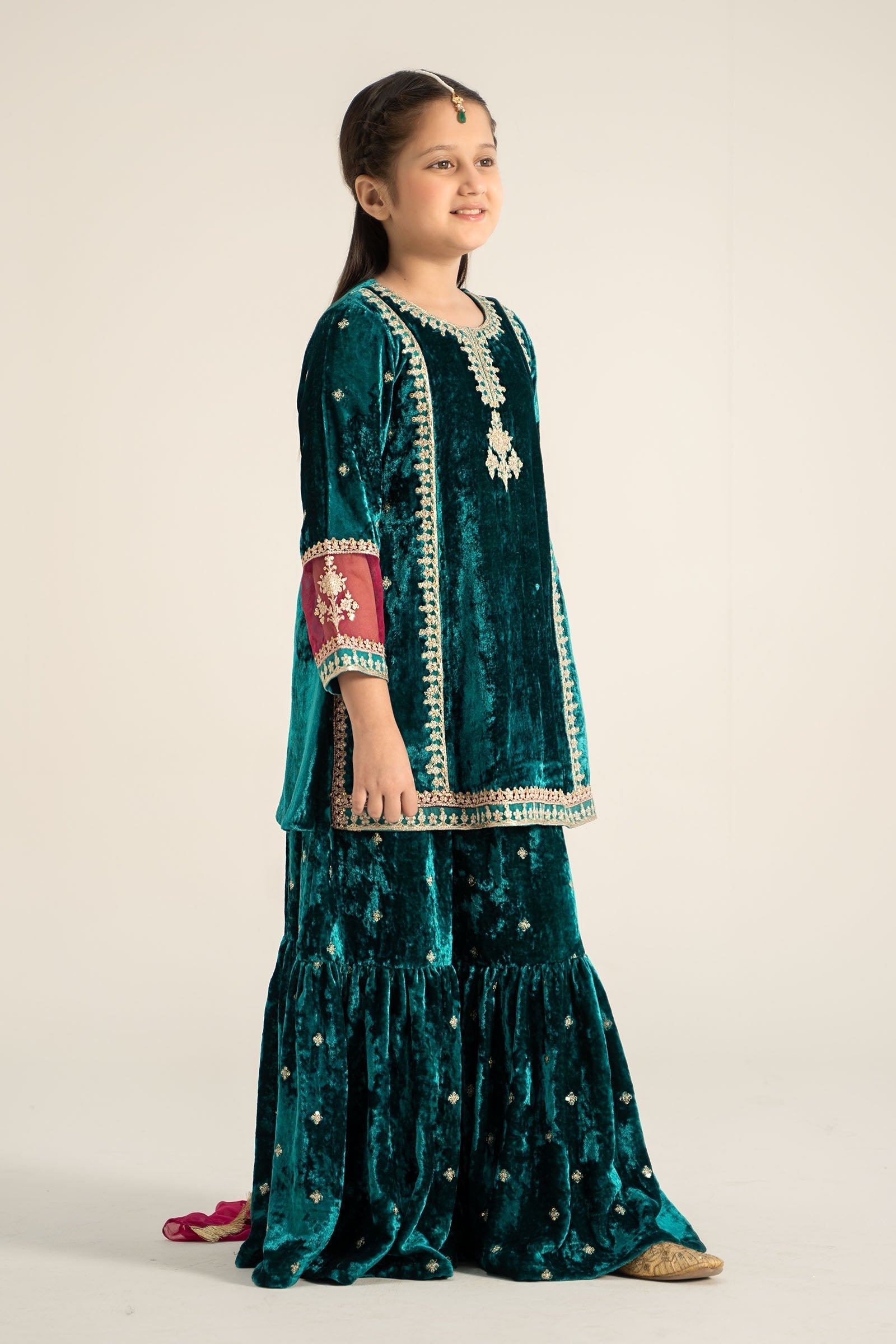 Maria B | 3 Piece Embroidered Velvet Suit | MKS-W24-16 - Libasekhas