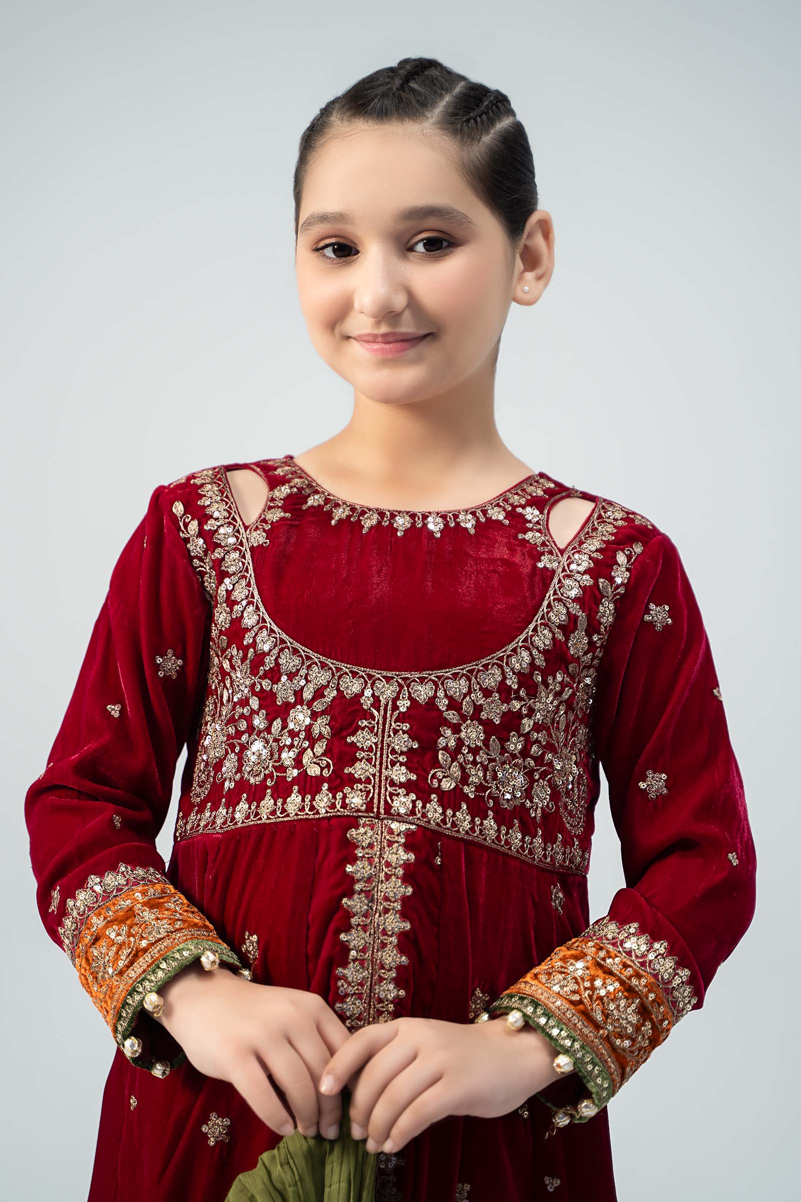 Maria B | 3 Piece Embroidered Velvet Suit | MKS-W24-17 - House Of Zarish