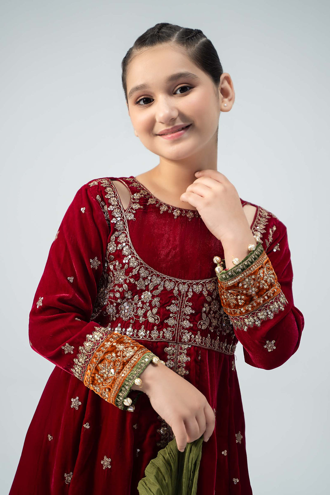 Maria B | 3 Piece Embroidered Velvet Suit | MKS-W24-17 - House Of Zarish
