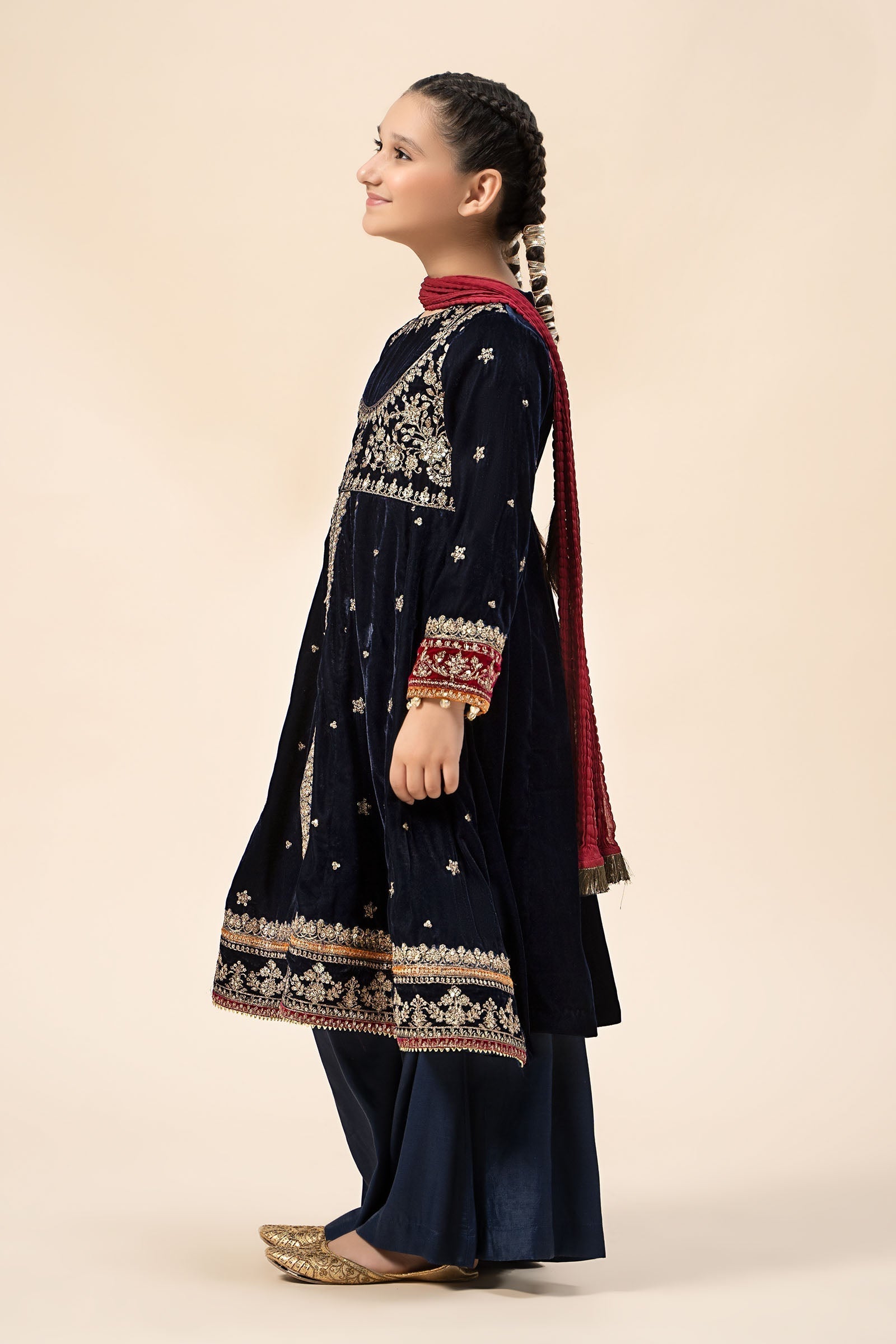 Maria B | 3 Piece Embroidered Velvet Suit | MKS-W24-17 - House Of Zarish