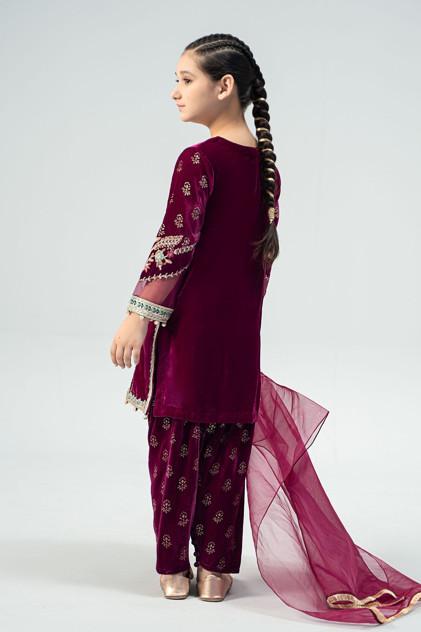 Maria B | 3 Piece Embroidered Velvet Suit | MKS-W24-32 - Libasekhas