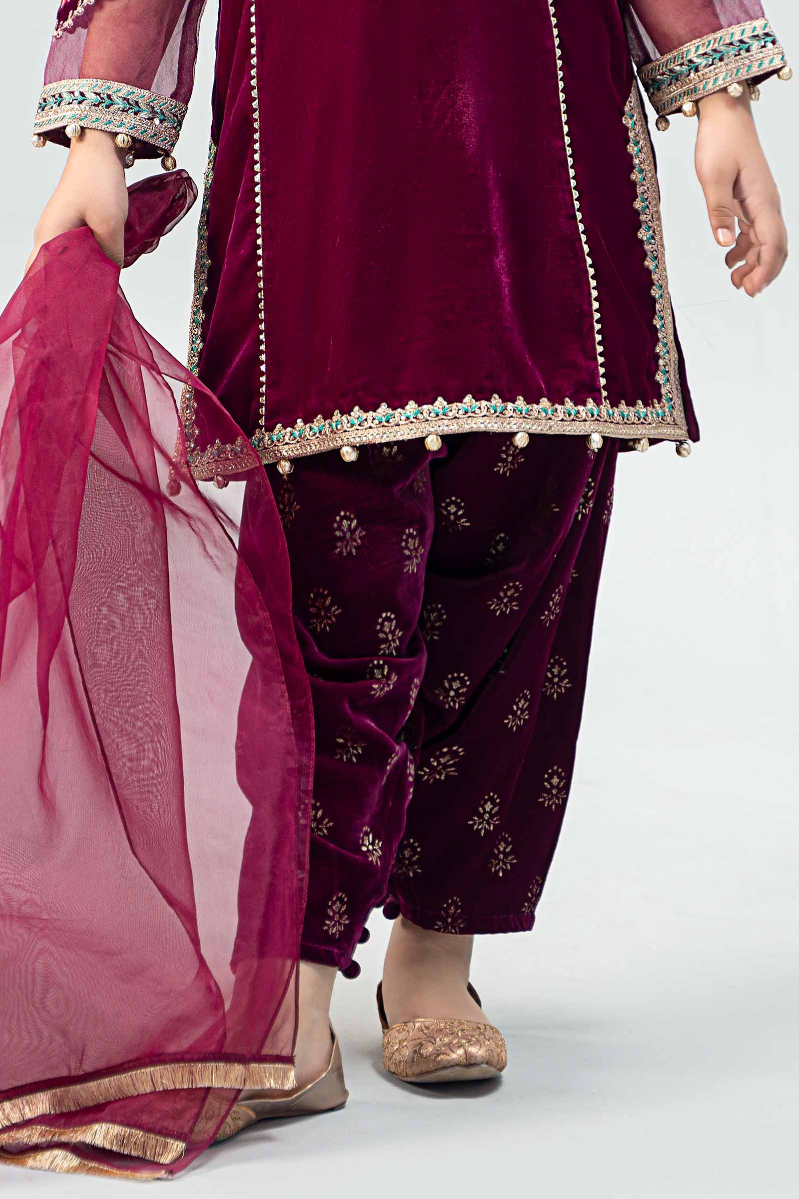 Maria B | 3 Piece Embroidered Velvet Suit | MKS-W24-32 - Libasekhas