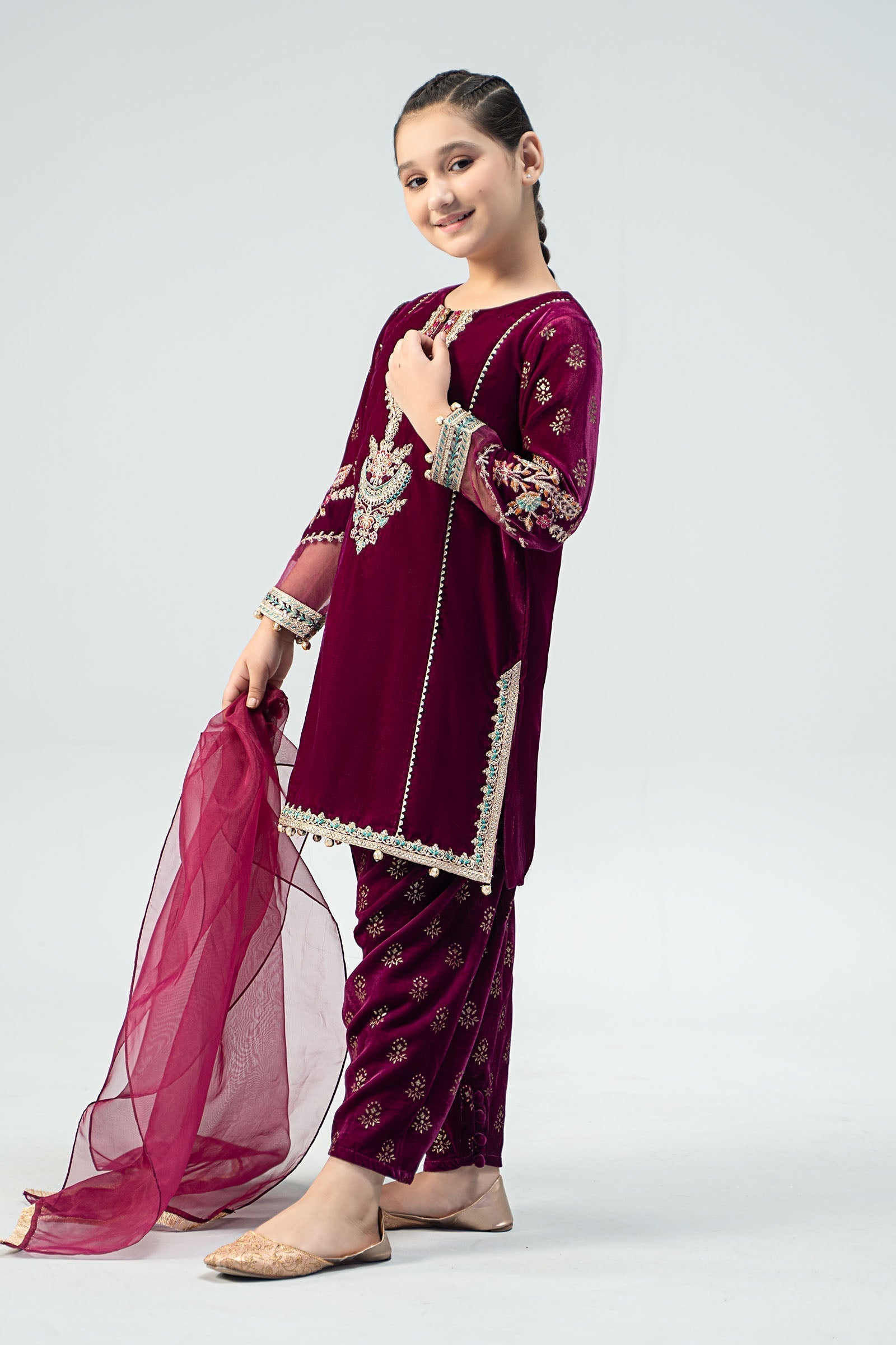 Maria B | 3 Piece Embroidered Velvet Suit | MKS-W24-32 - Libasekhas