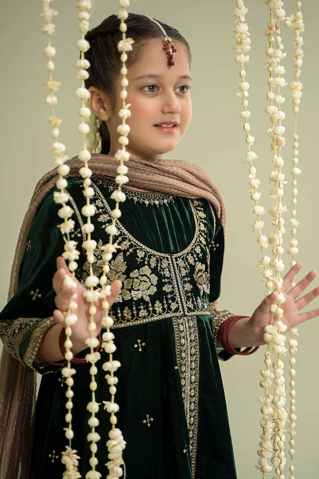 Maria B | 3 Piece Embroidered Velvet Suit | MKS-W24-40 - House Of Zarish