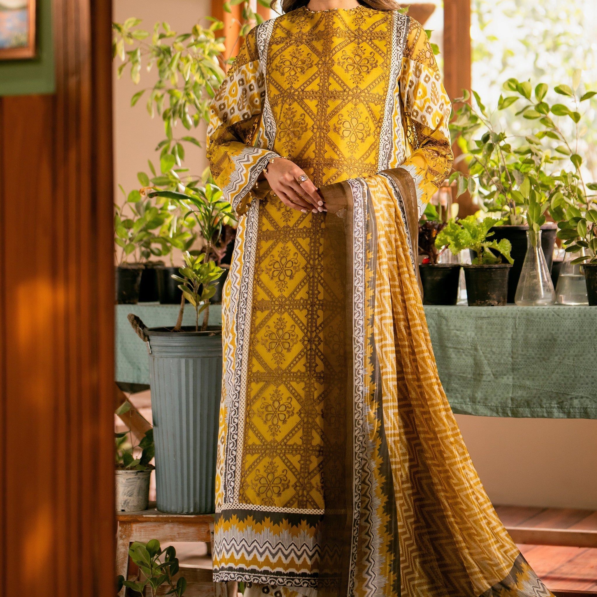 Maryum N Maria | Luxury Lawn 24 | Layla - House Of Anaya