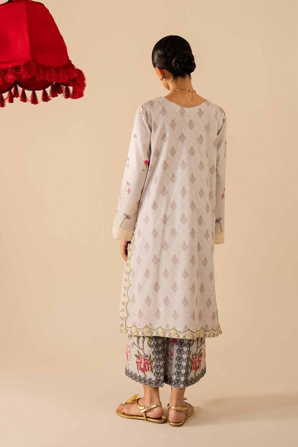 Maryum N Maria | Floren Lawn |   DAISY