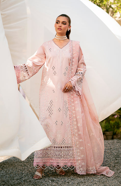 Emaan Adeel | Navaeh Luxury Pret | ZARIA - House Of Anaya
