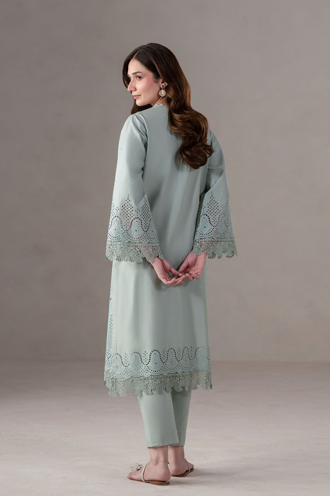 Akbar Aslam | Pret Lawn | Mireve