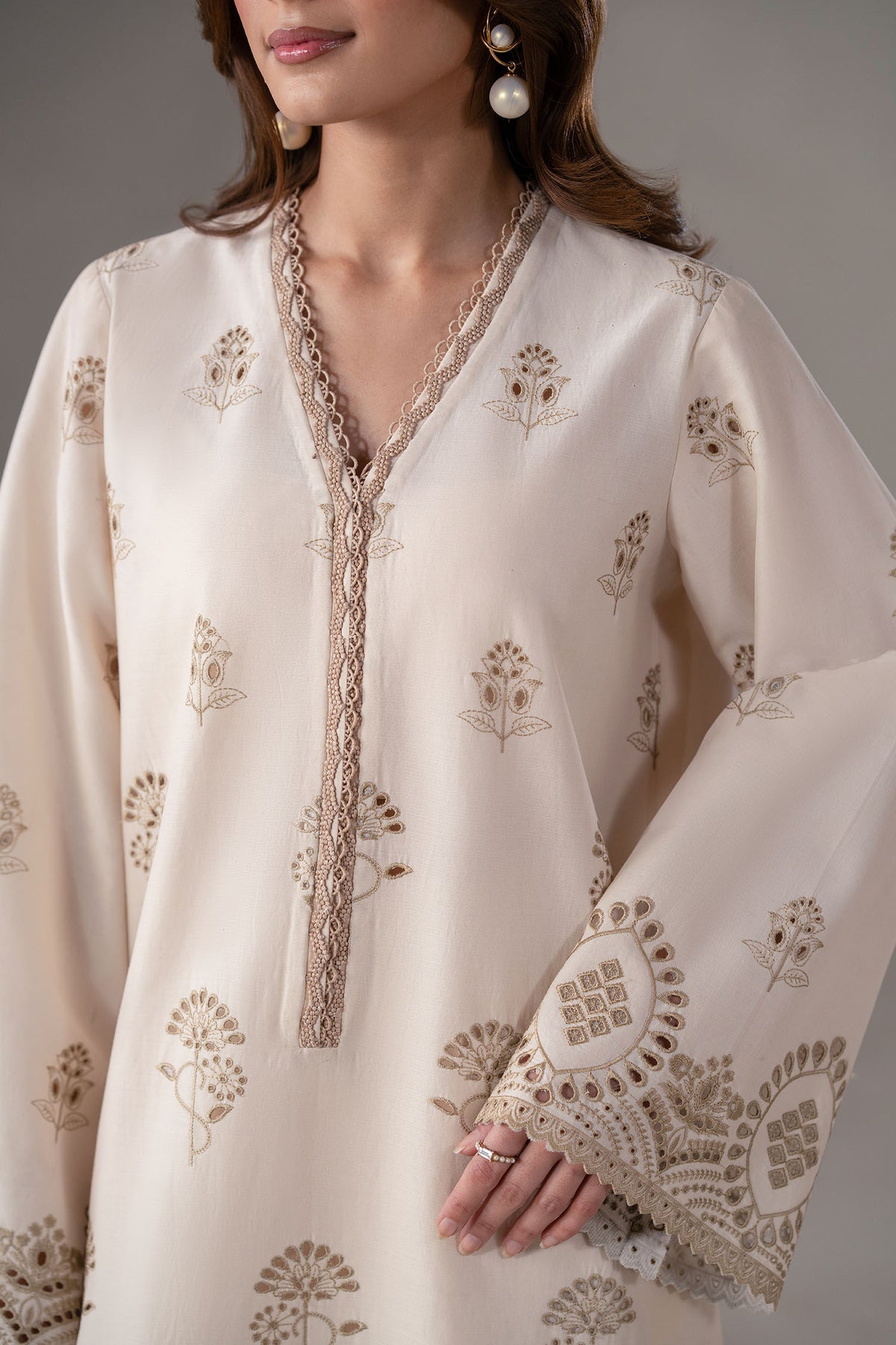 Akbar Aslam | Pret Lawn | Lunel