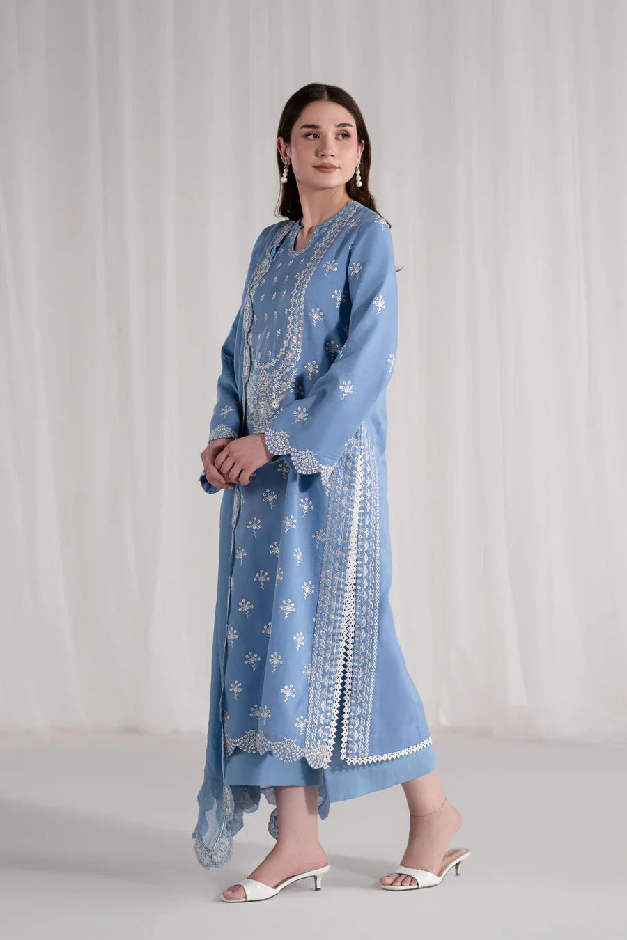 Akbar Aslam | Pret Lawn | Vienne